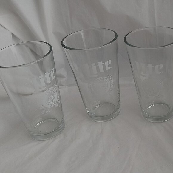 4 Miller Lite Pint Glasses for Beer - Picture 3 of 7